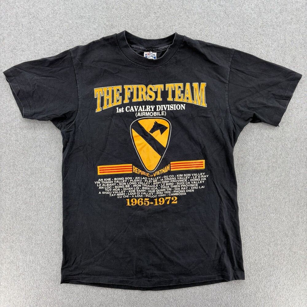 Vintage 1989 1st Cavalry Division Vietnam War T Shirt Large Hanes USA First Team